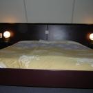 Eb en Vloed - kamer met wastafel, prive etage douche/toilet