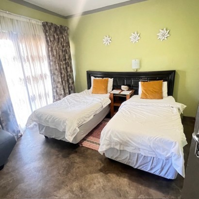 Woodpecker Guest House - Family Rooms