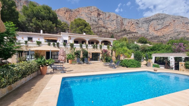 Finca Robusto - Naturistische B&B - Studio Dali (exclusief ontbijt)
